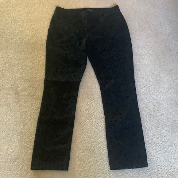 NYDJ Denim - NYDJ skinny ‘black raised design’ jeans.